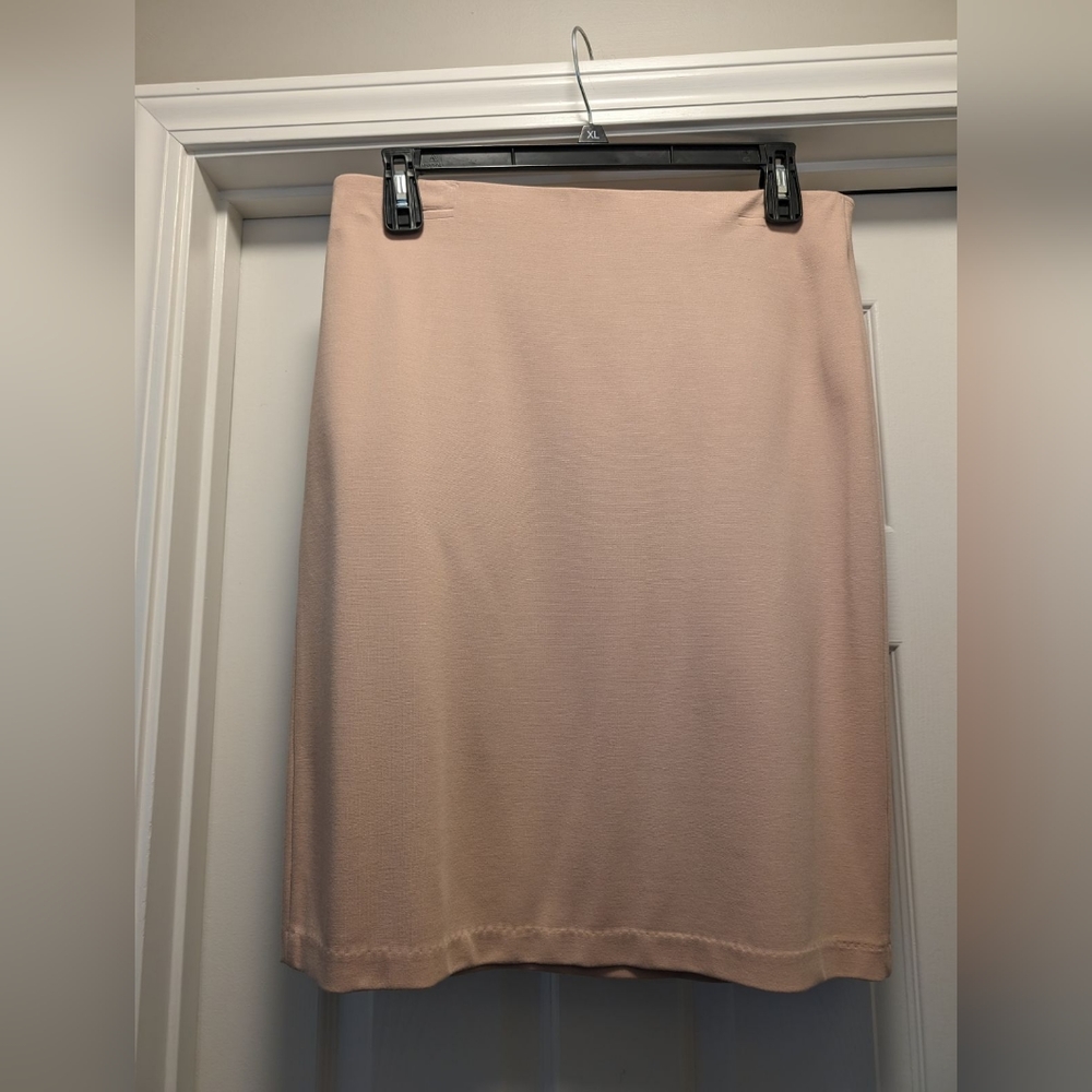 Beautiful beige skirt size 14